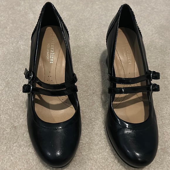 Naturalizer heels - Picture 1 of 4